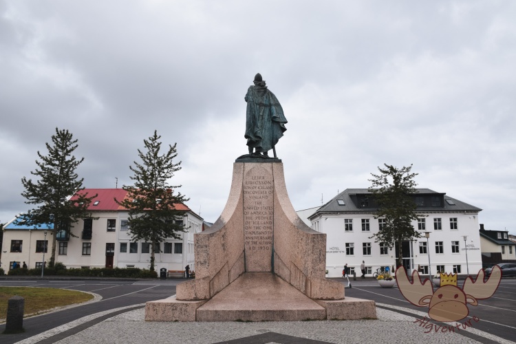 Reykjavik | Die Statue vom isländischen Entdecker Leif Eriksson "der Glückliche" in Reykjavík vor der Hallgrímskirkja. - The statue of the Icelandic explorer Leif Eriksson "The Lucky One" in Reykjavík in front of Hallgrímskirkja.
