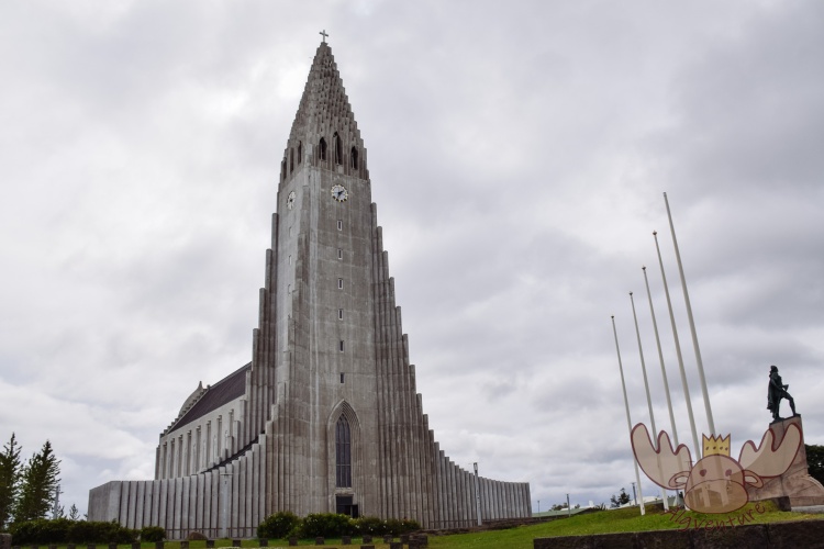 Reykjavík | Die Hallgrímskirkja ist eine evangelisch-lutherische Pfarrkirche im Zentrum von Reykjavík und das größte Kirchengebäude Islands. - Hallgrims Church is an Evangelical Lutheran church in the centre of Reykjavík and the largest church building in Iceland.